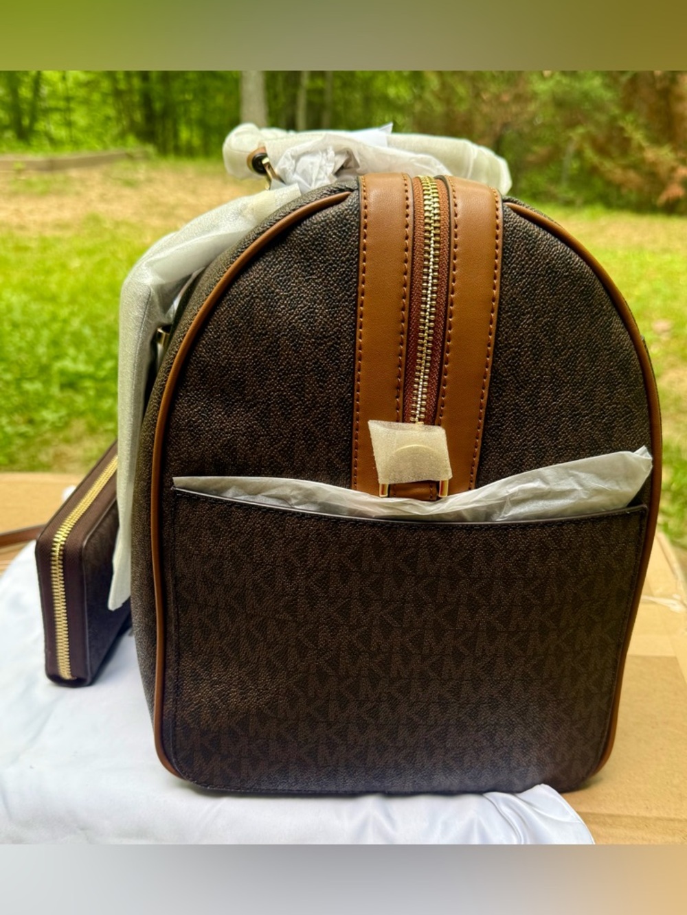 Michael Kors Brown & Black Stripe Bedford XLTravel Duffle & Matching wristlet - Picture 4 of 16